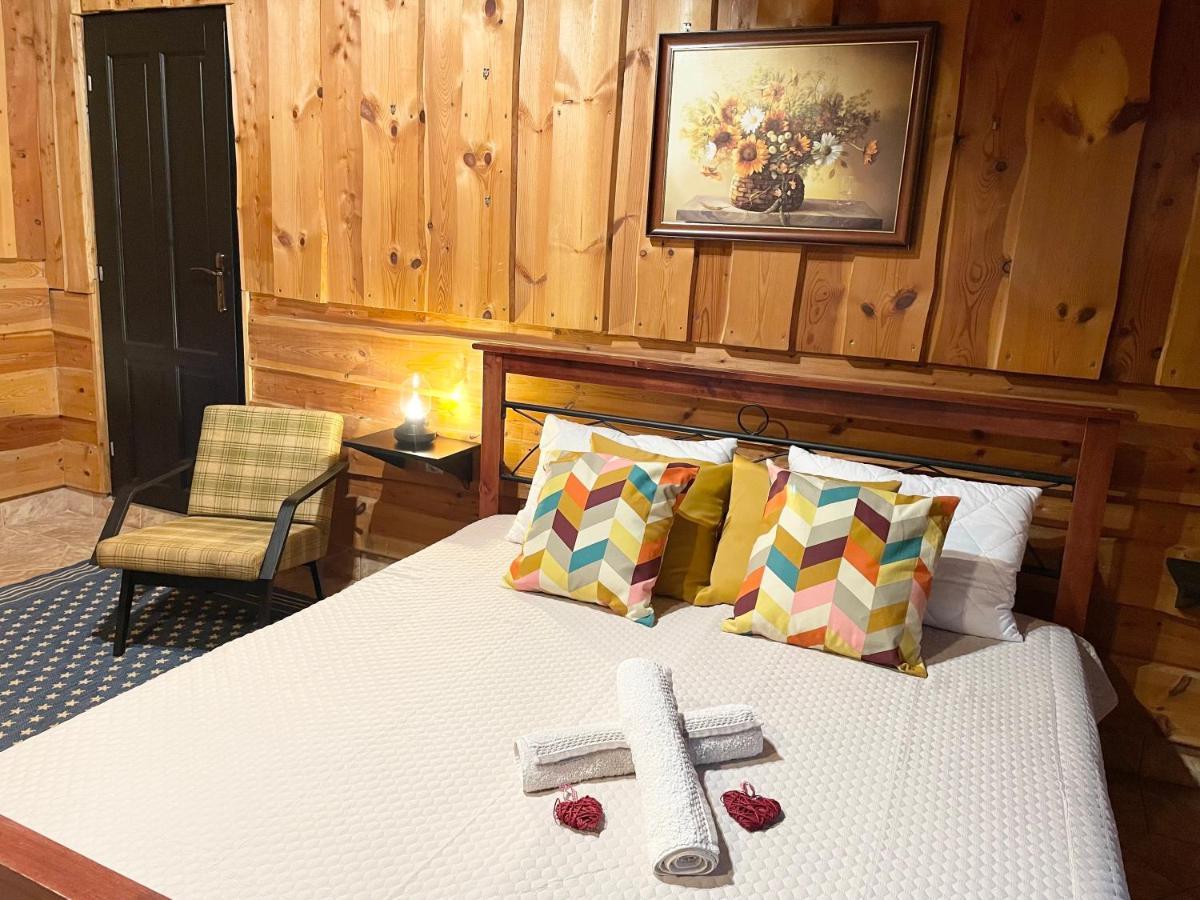 Cosy Apartment In Family Compound Turany Εξωτερικό φωτογραφία